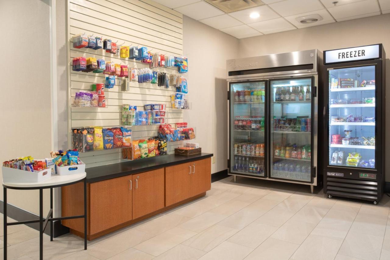 Holiday Inn & Suites Goodyear - West Phoenix Area By Ihg Buitenkant foto
