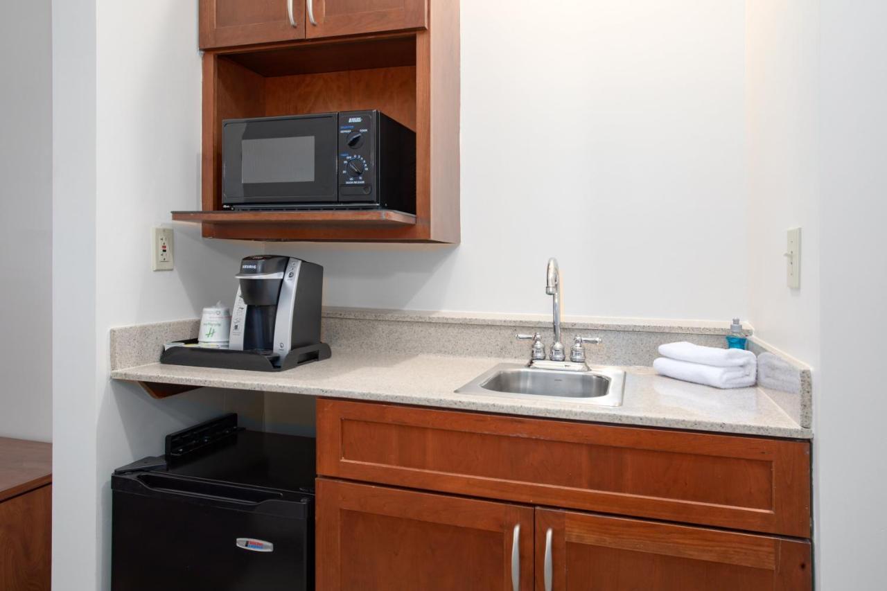 Holiday Inn & Suites Goodyear - West Phoenix Area By Ihg Buitenkant foto