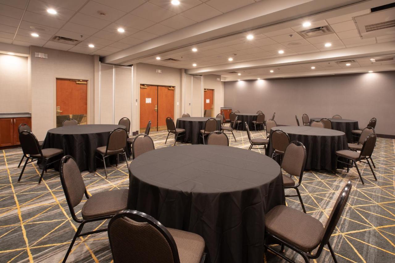 Holiday Inn & Suites Goodyear - West Phoenix Area By Ihg Buitenkant foto