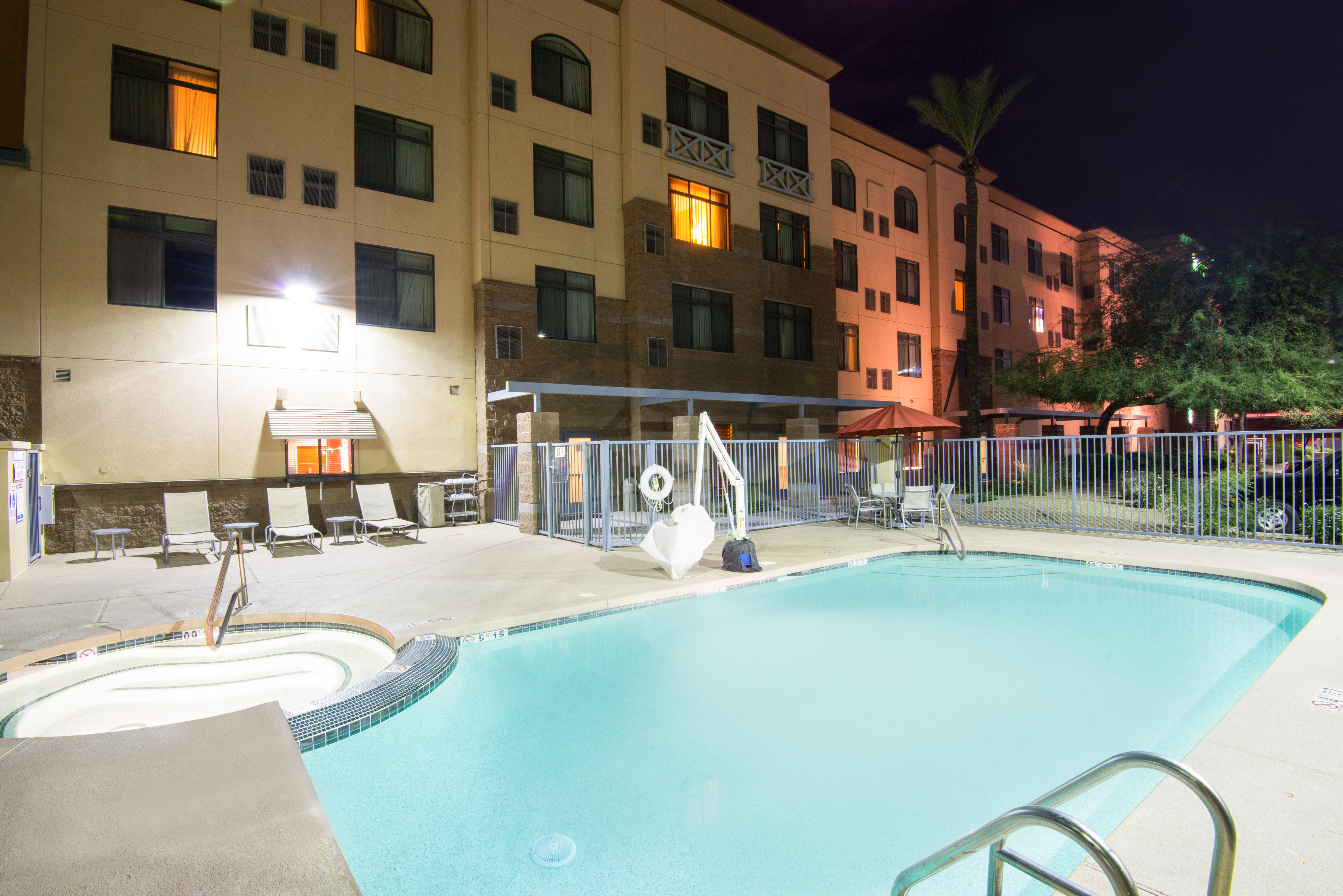 Holiday Inn & Suites Goodyear - West Phoenix Area By Ihg Buitenkant foto