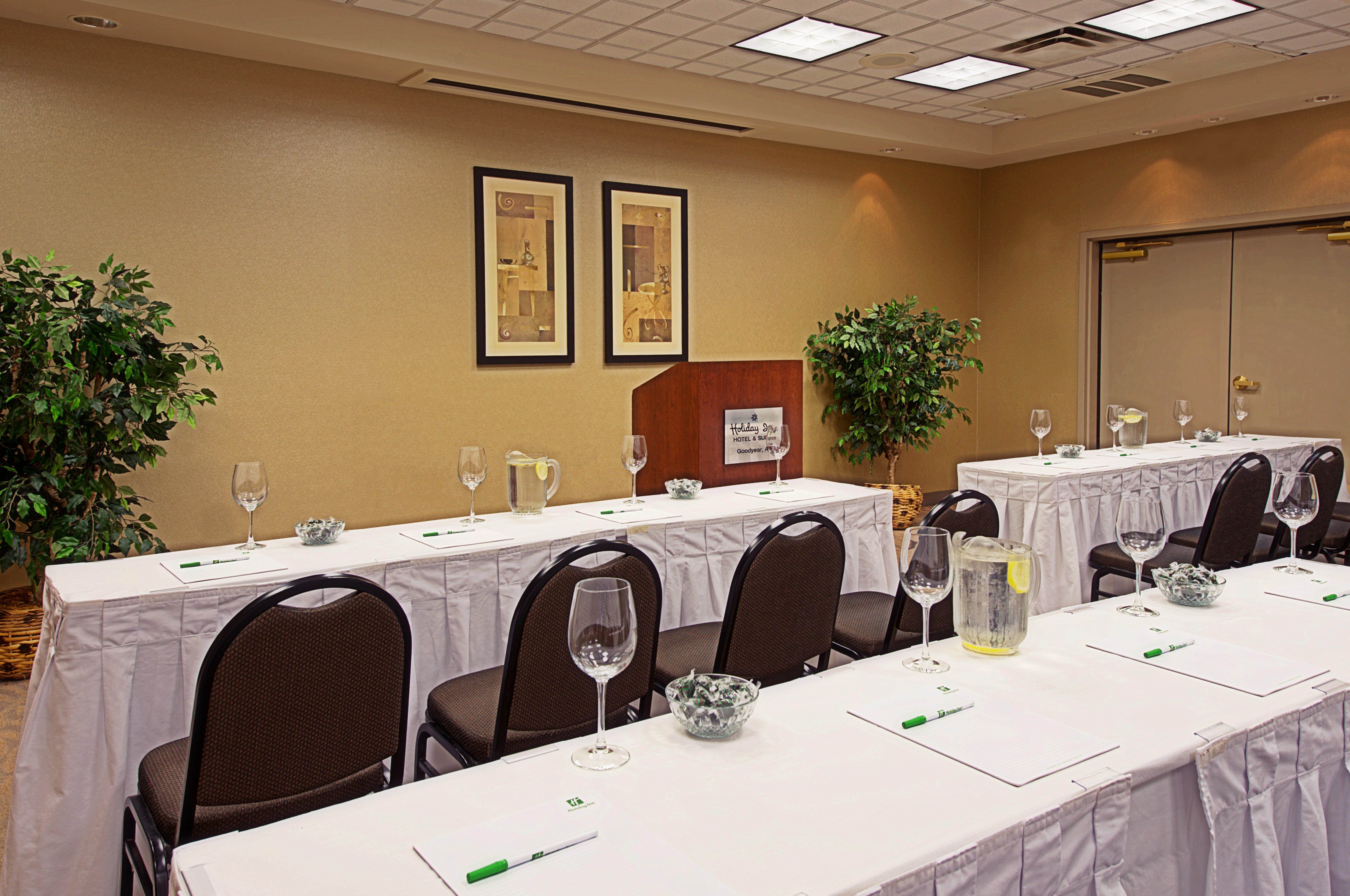 Holiday Inn & Suites Goodyear - West Phoenix Area By Ihg Buitenkant foto