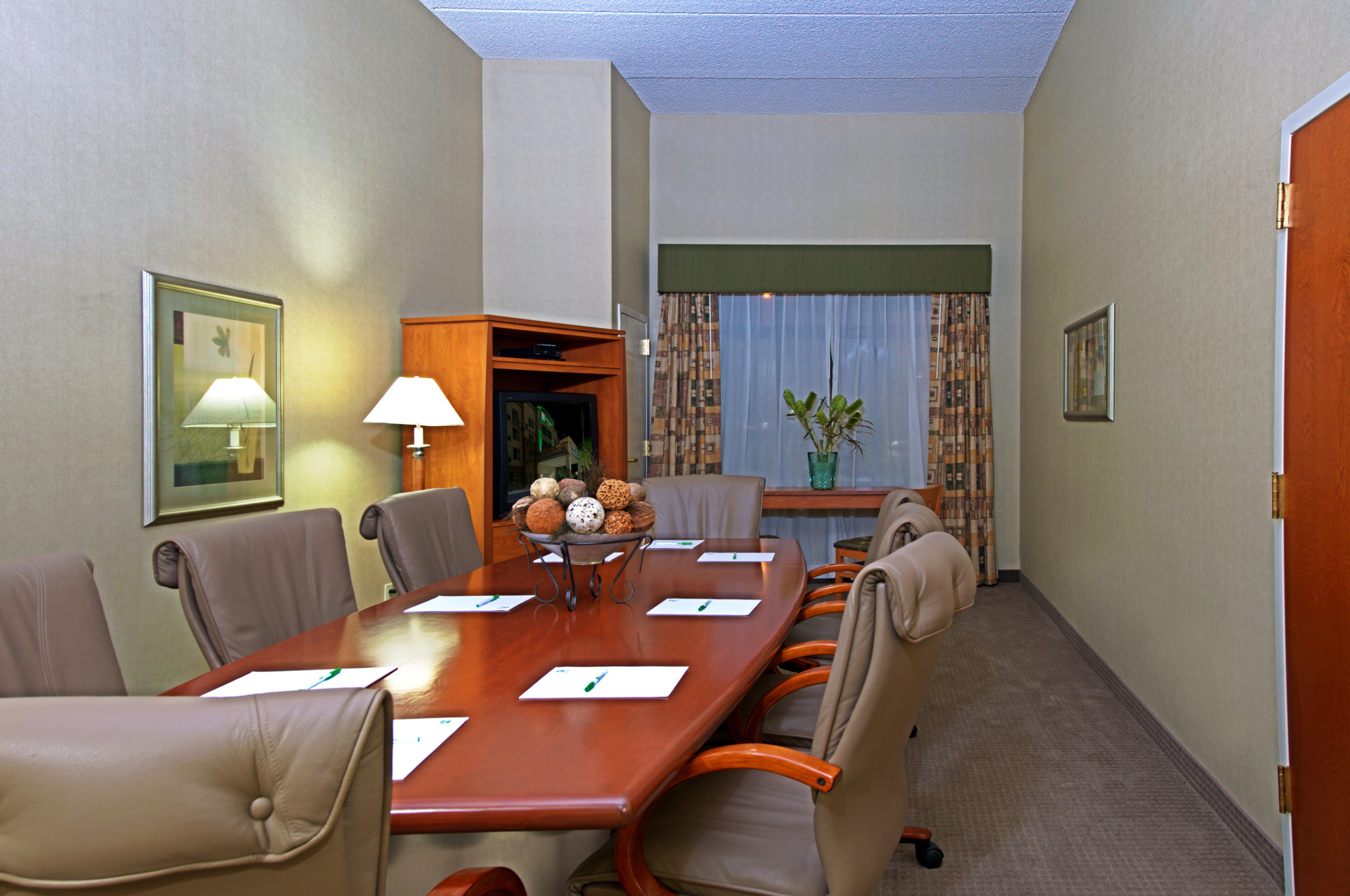 Holiday Inn & Suites Goodyear - West Phoenix Area By Ihg Buitenkant foto