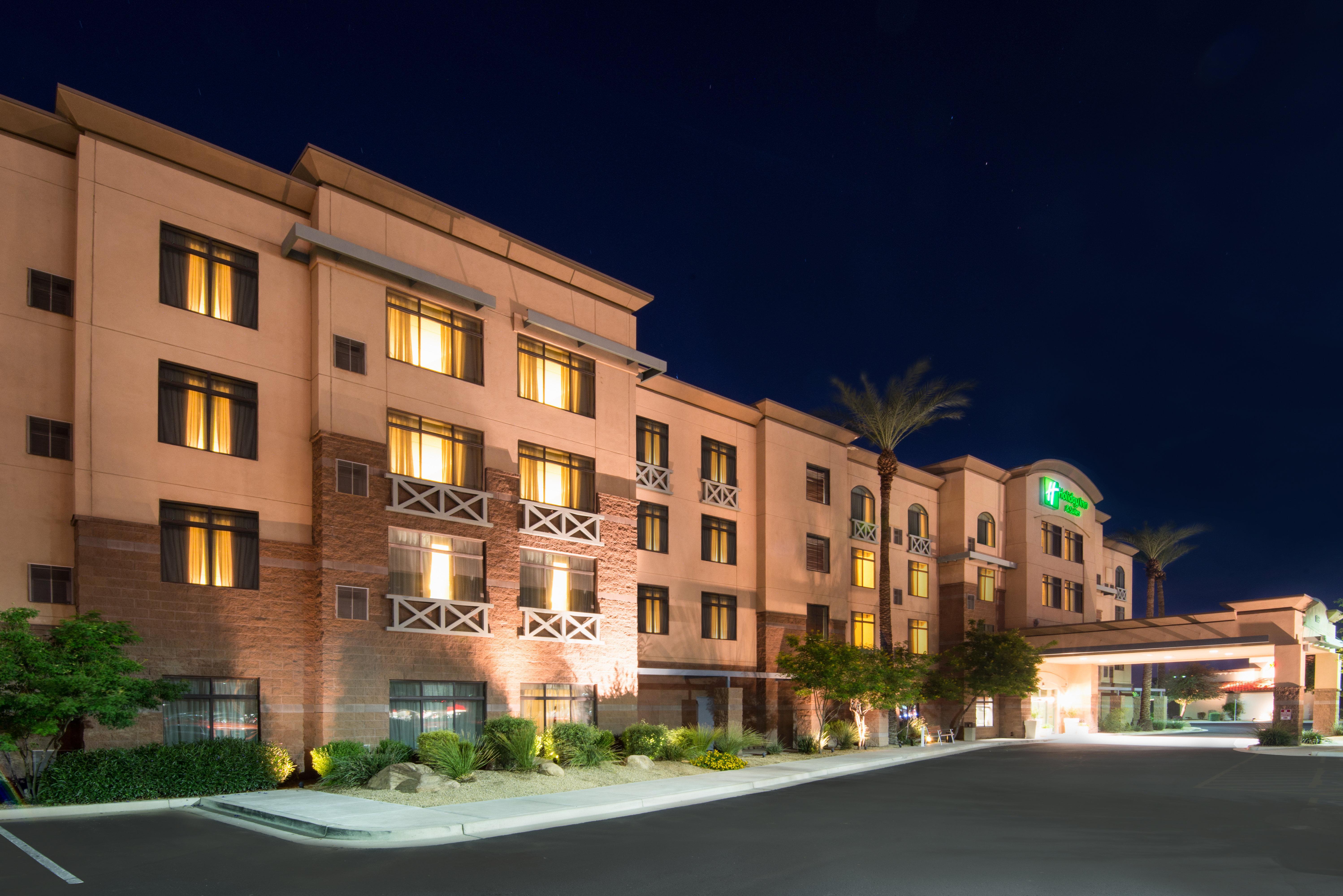 Holiday Inn & Suites Goodyear - West Phoenix Area By Ihg Buitenkant foto