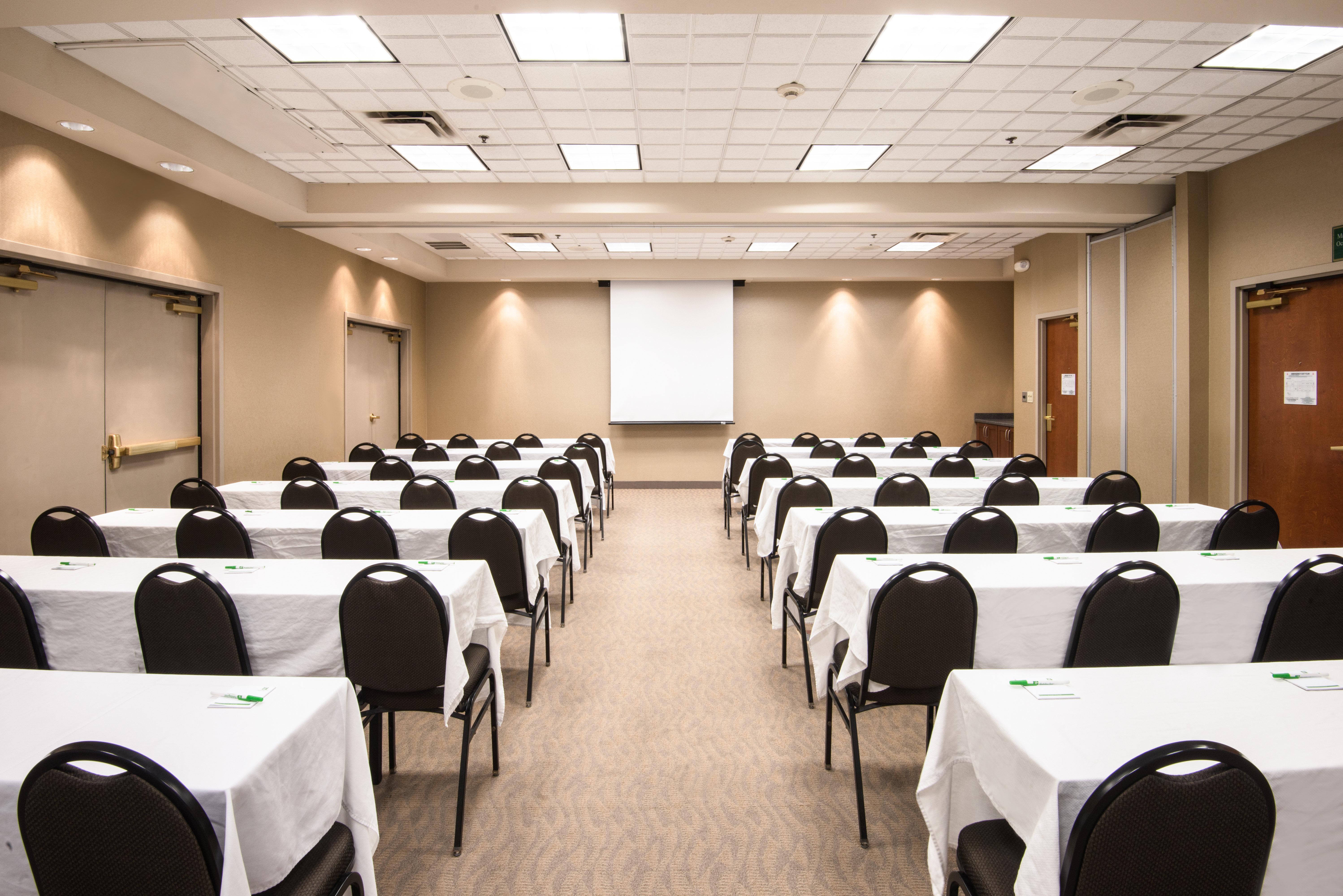 Holiday Inn & Suites Goodyear - West Phoenix Area By Ihg Buitenkant foto
