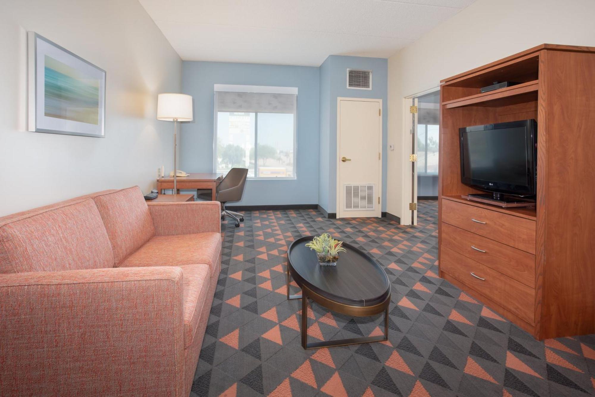 Holiday Inn & Suites Goodyear - West Phoenix Area By Ihg Buitenkant foto